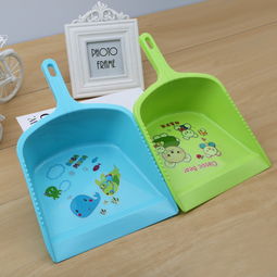 2元店日用小百貨熱銷探秘 從義烏國(guó)際商貿(mào)城看灰斗簸箕的批發(fā)新趨勢(shì)